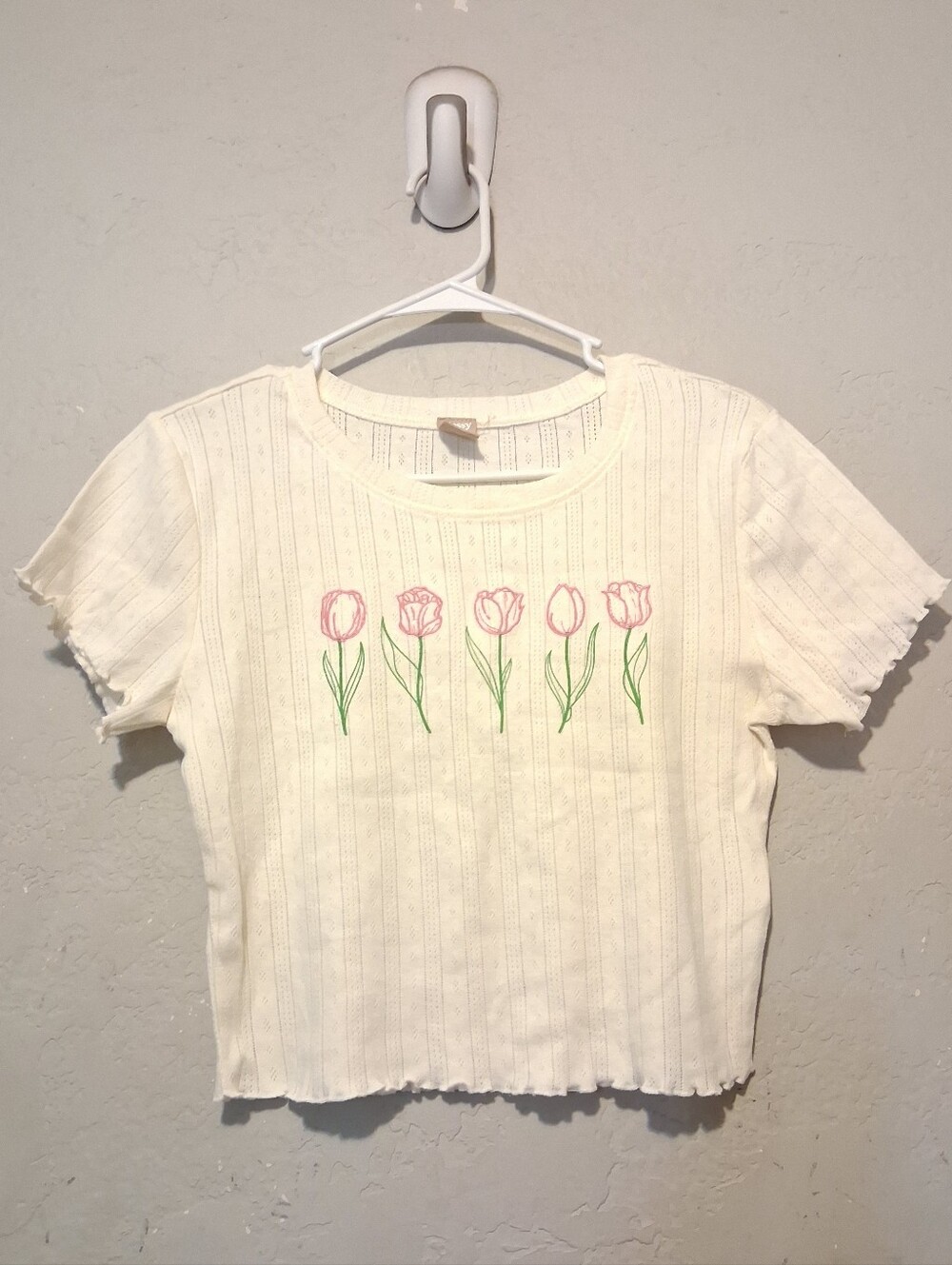 Messy Bun Just Chillin Tee Top Tulip Embroidered Short Sleeve Cotton Garden L‎